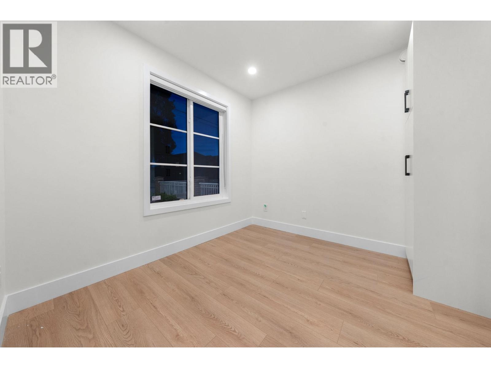 7586 2nd Street, Burnaby, British Columbia  V3N 3R6 - Photo 39 - R3054255