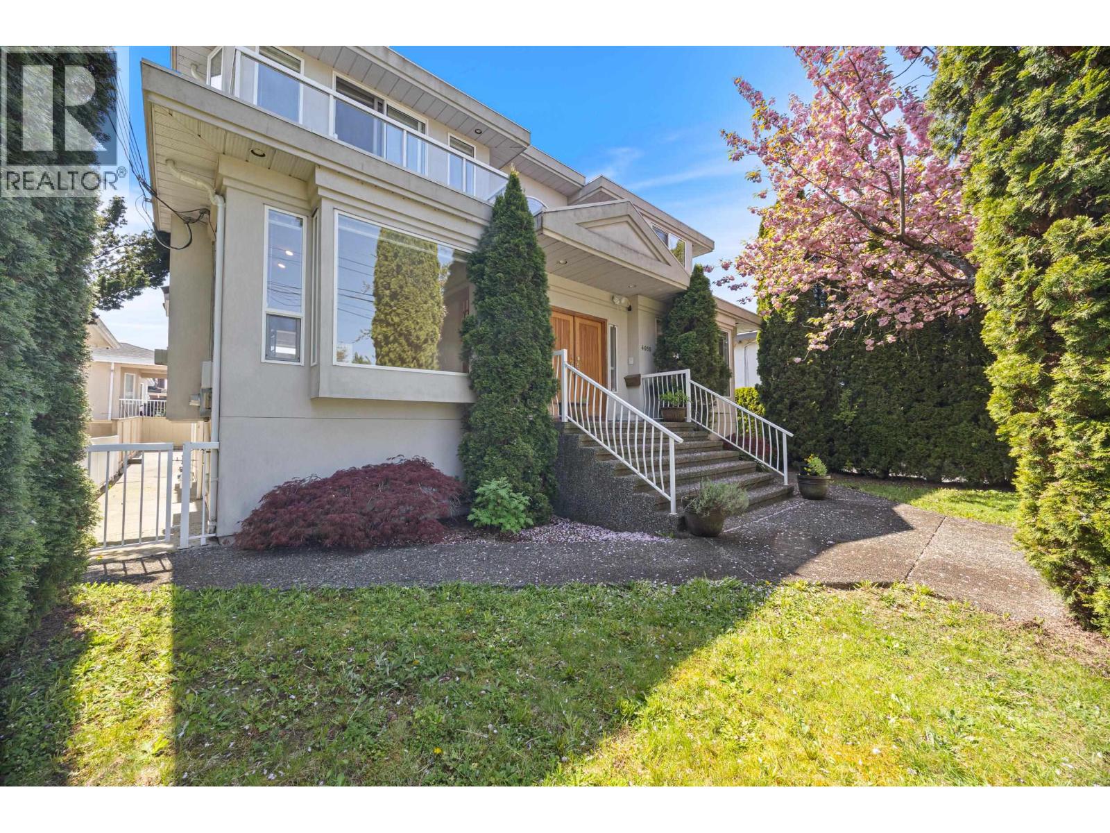 4080 Brandon Street, Burnaby, British Columbia  V5G 2P8 - Photo 2 - R3054323