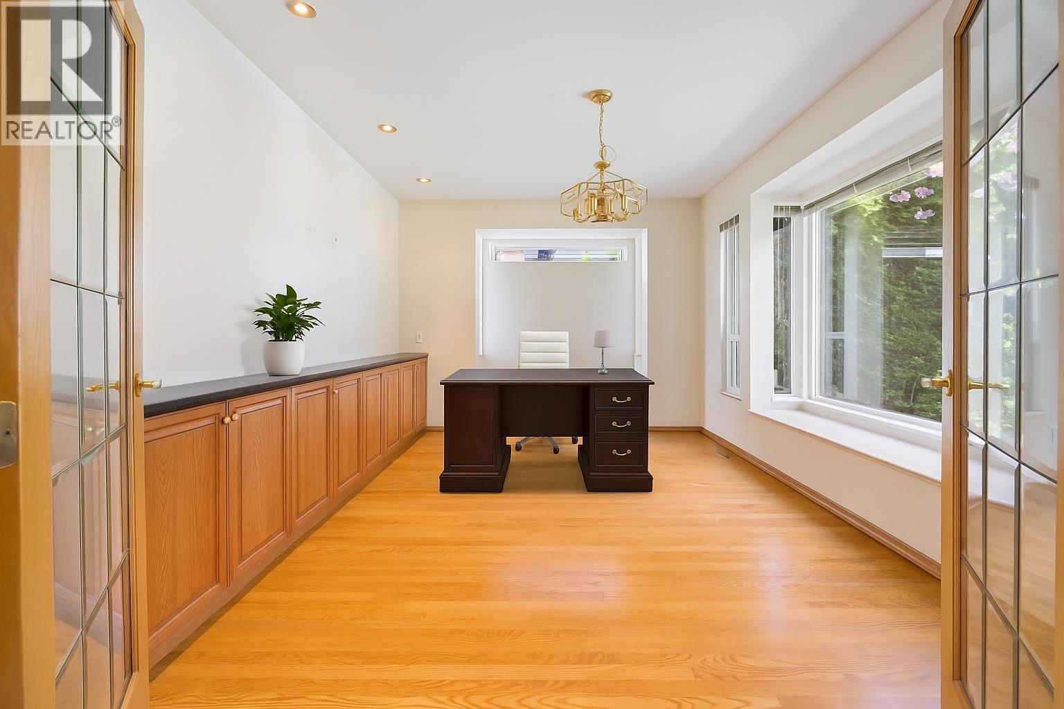 4080 Brandon Street, Burnaby, British Columbia  V5G 2P8 - Photo 4 - R3054323