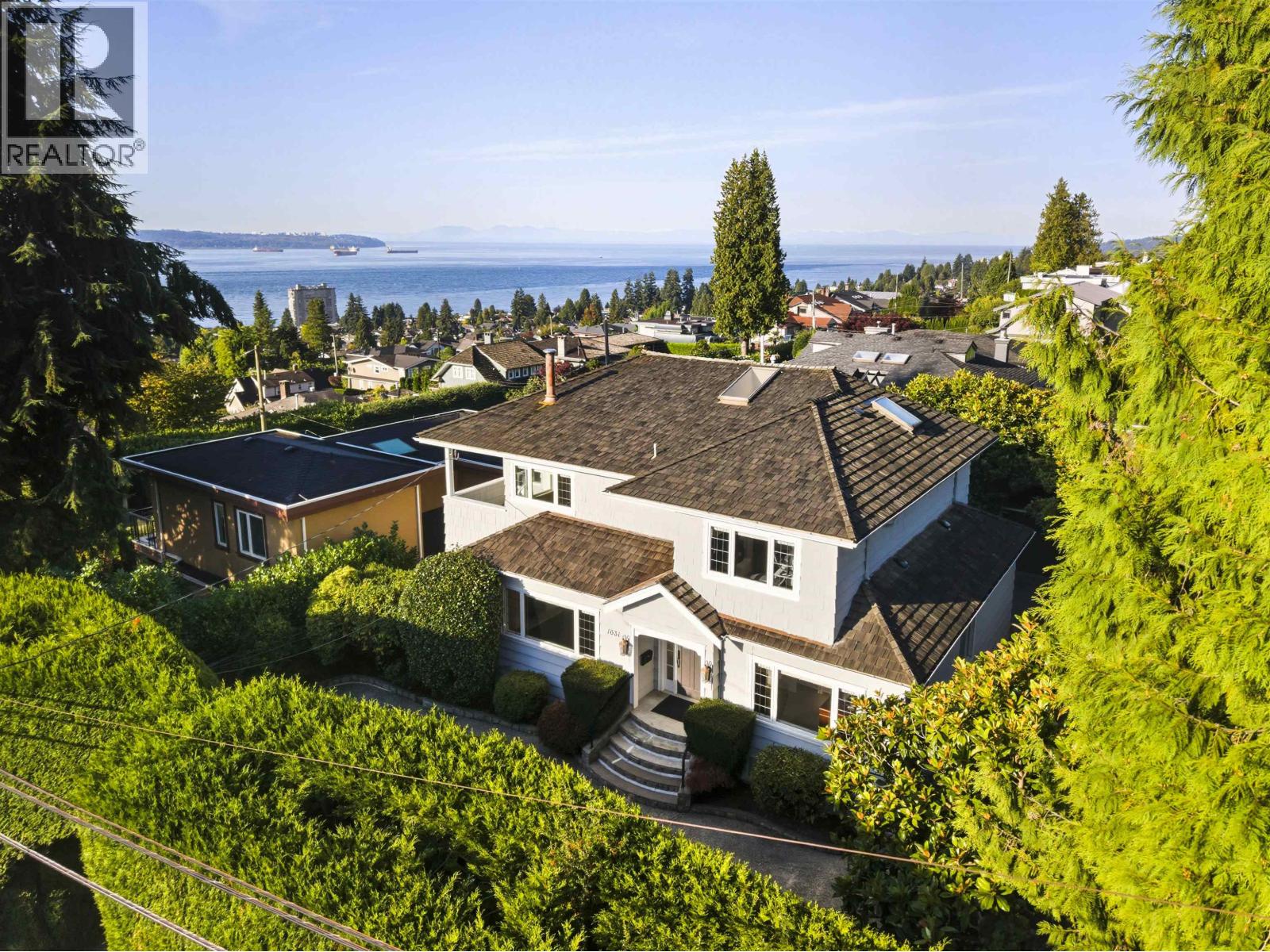 1631 22ND STREET, West Vancouver, British Columbia