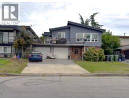 <div class="price">$1,988,000</div> 3960 Bargen Drive, Richmond<br><div style="margin-bottom:8px;"><small>Youlive Realty</small></div><div class='bed_bath'>5 Bed | 3 Bath</div>