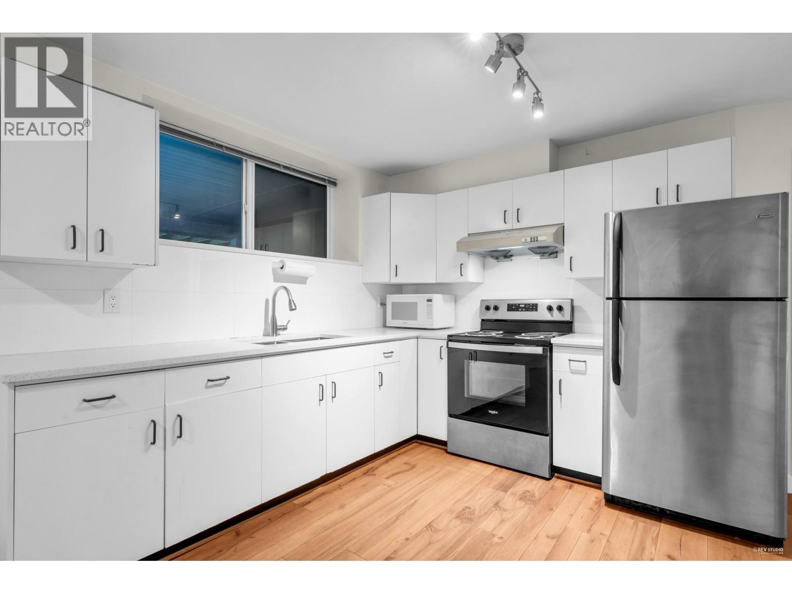 7866 14th Avenue, Burnaby, British Columbia  V3N 2B2 - Photo 21 - R3054070