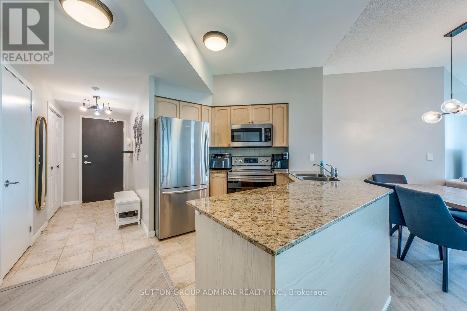 709 - 219 Fort York Boulevard, Toronto, Ontario  M5V 1B1 - Photo 2 - C12438803