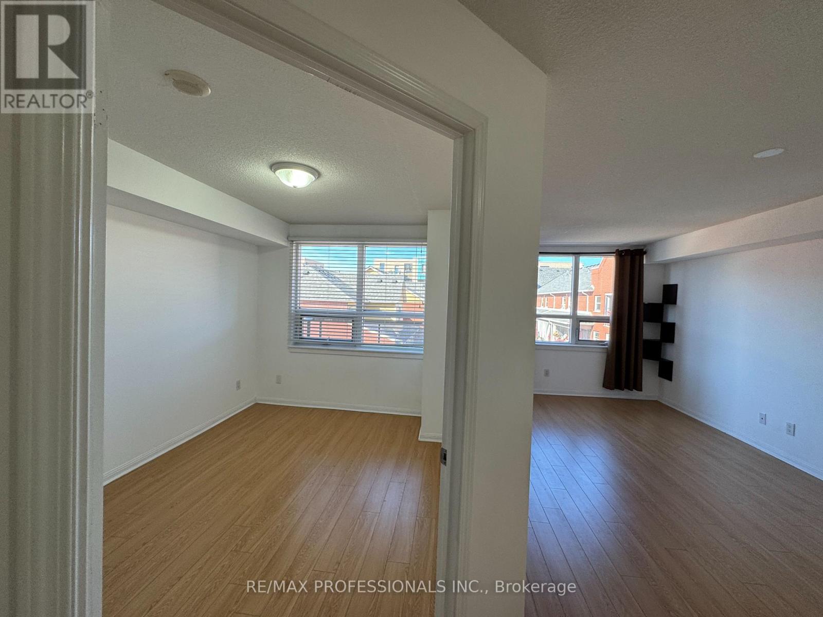 314 - 4 Elsinore Path, Toronto, Ontario  M8V 4G7 - Photo 4 - W12432300