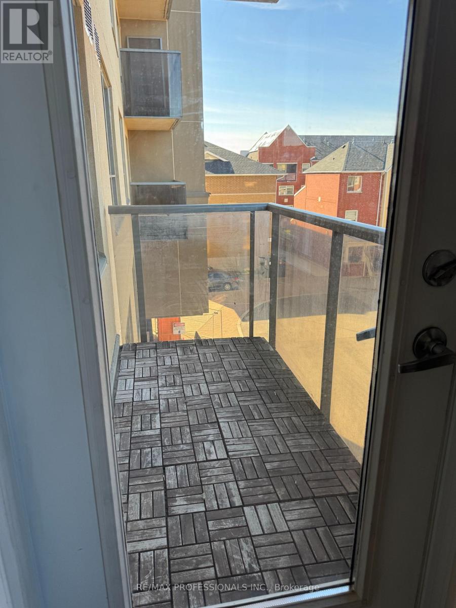 314 - 4 Elsinore Path, Toronto, Ontario  M8V 4G7 - Photo 12 - W12432300