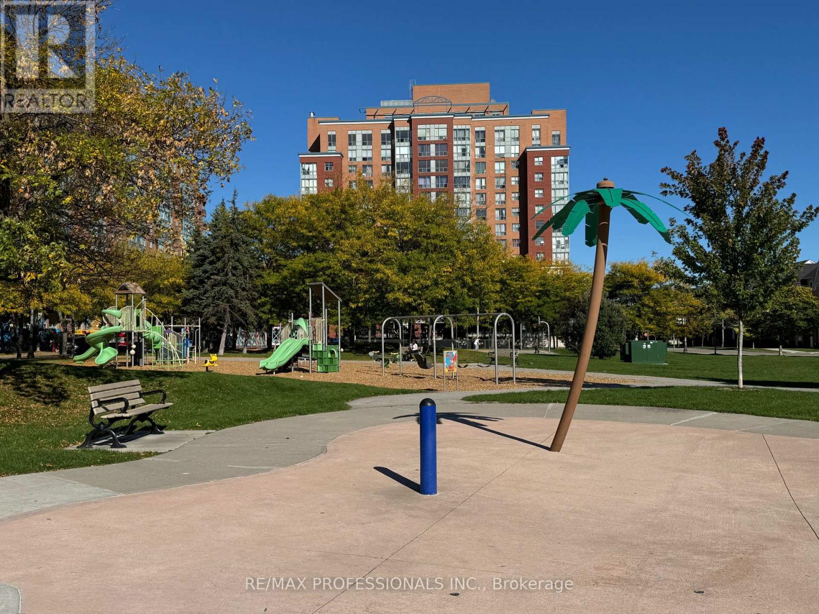 314 - 4 Elsinore Path, Toronto, Ontario  M8V 4G7 - Photo 14 - W12432300