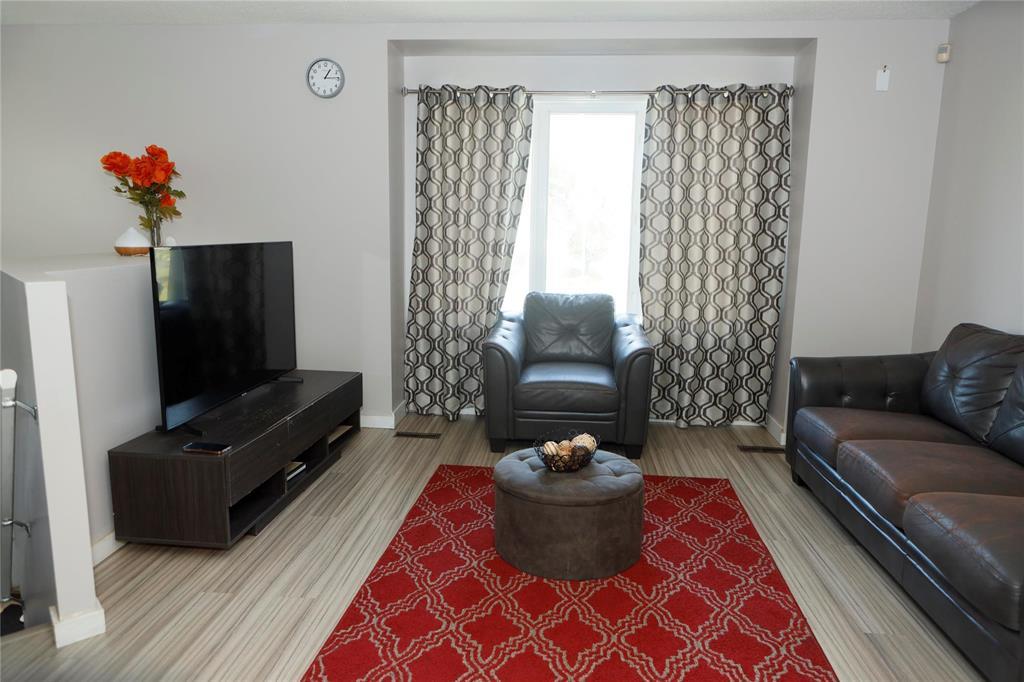 39 Dufort Place, Winnipeg, Manitoba  R3V 1V3 - Photo 4 - 202525626