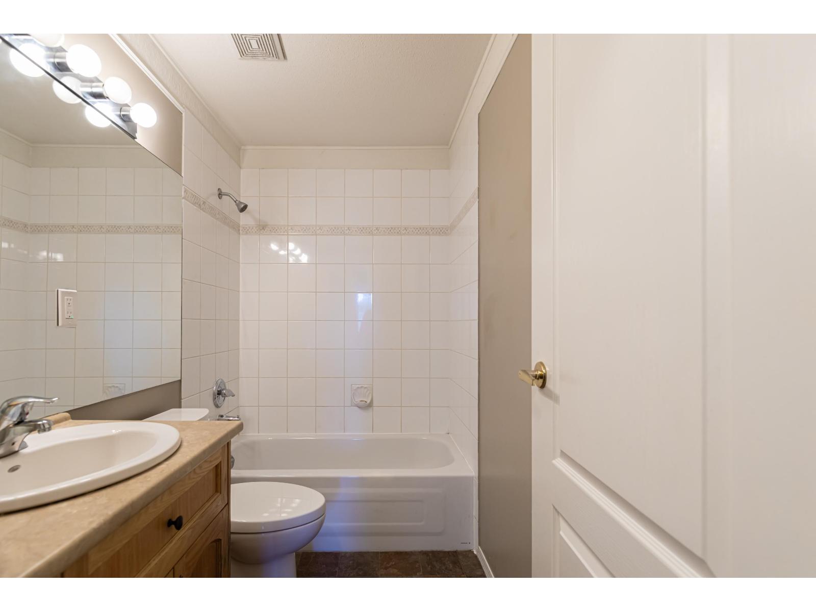 402 2964 Trethewey Street, Abbotsford, British Columbia  V2T 6P4 - Photo 9 - R3054077
