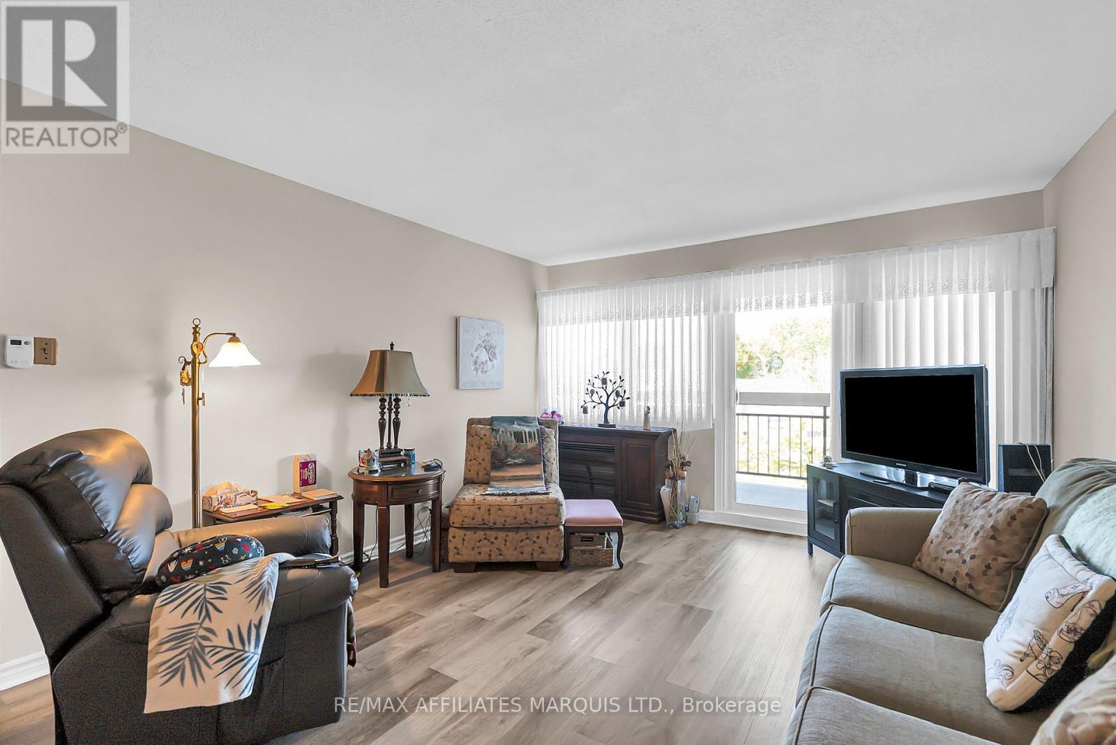 302 - 308 Second Street E, Cornwall, Ontario  K6H 1Z1 - Photo 6 - X12438811