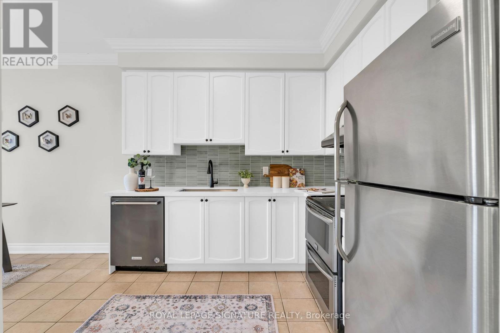 75 Thirty Second Street, Toronto, Ontario  M8W 3G5 - Photo 10 - W12438745