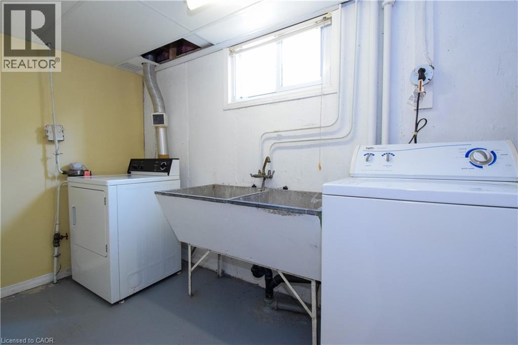 272 Carlton Street, St. Catharines, Ontario  L2N 1B9 - Photo 18 - 40775137