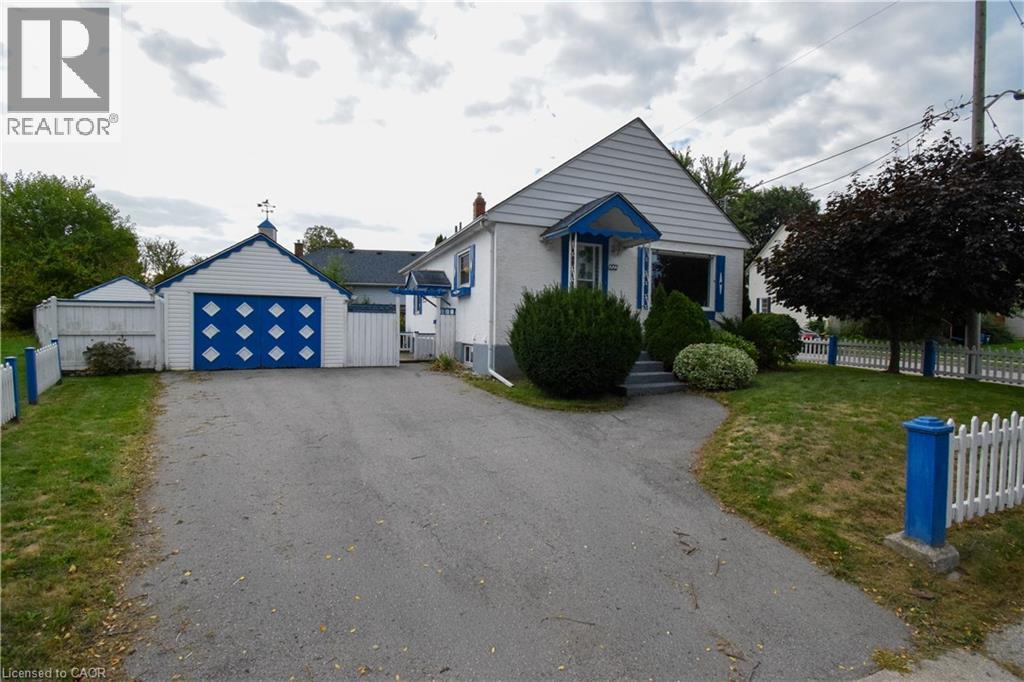 272 Carlton Street, St. Catharines, Ontario  L2N 1B9 - Photo 2 - 40775137