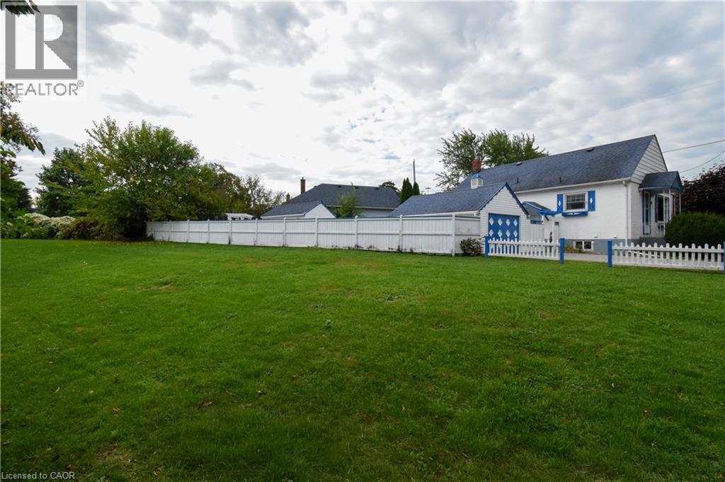 272 Carlton Street, St. Catharines, Ontario  L2N 1B9 - Photo 3 - 40775137