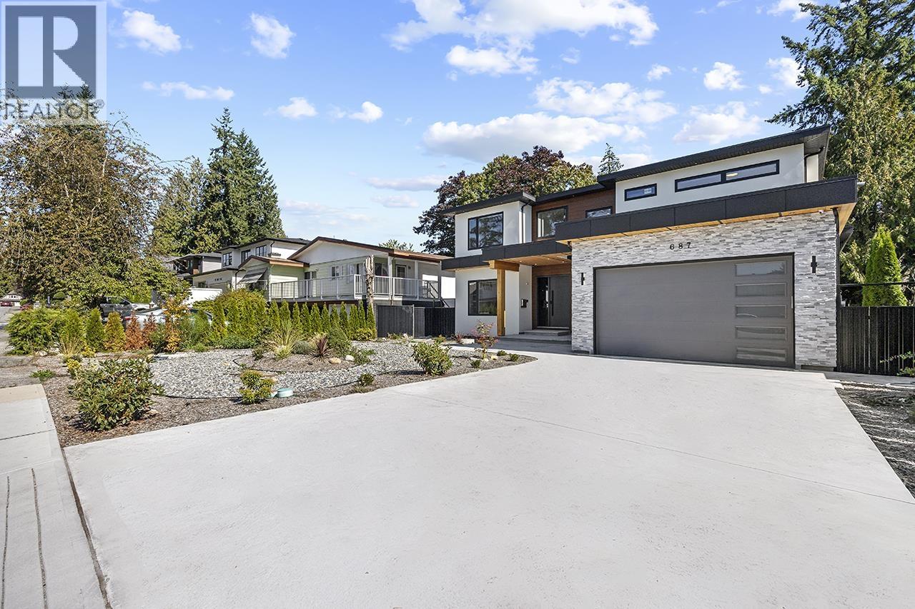 687 Folsom Street, Coquitlam, British Columbia  V3J 5A4 - Photo 2 - R3054192