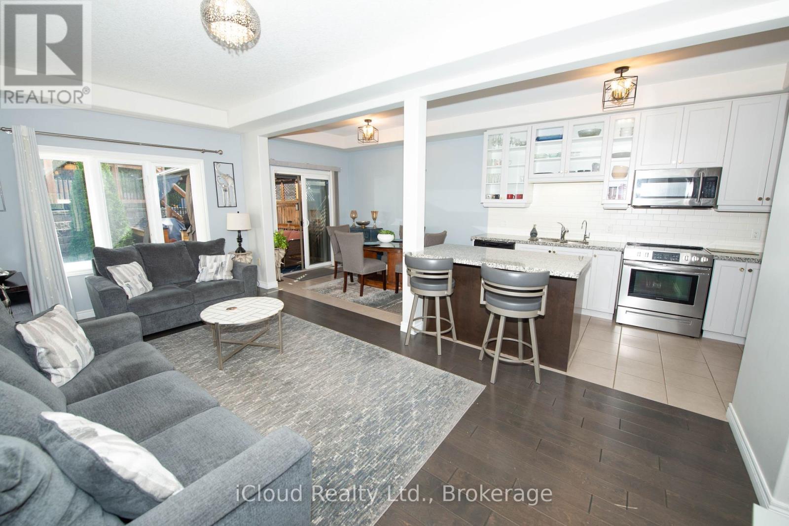 32 Rolling Lane, Hamilton (Gershome), Ontario  L8K 0A1 - Photo 13 - X12438786