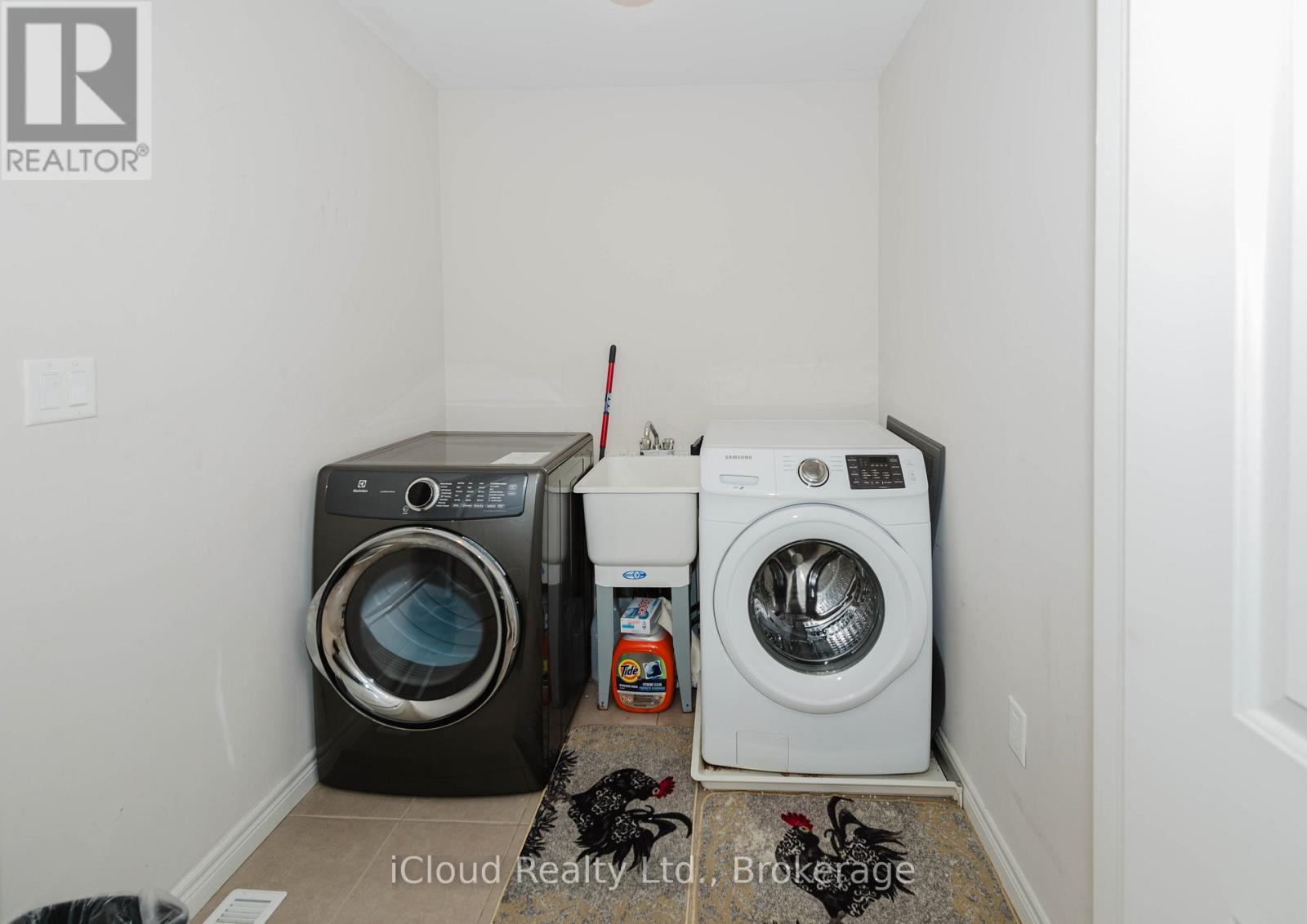 32 Rolling Lane, Hamilton (Gershome), Ontario  L8K 0A1 - Photo 17 - X12438786