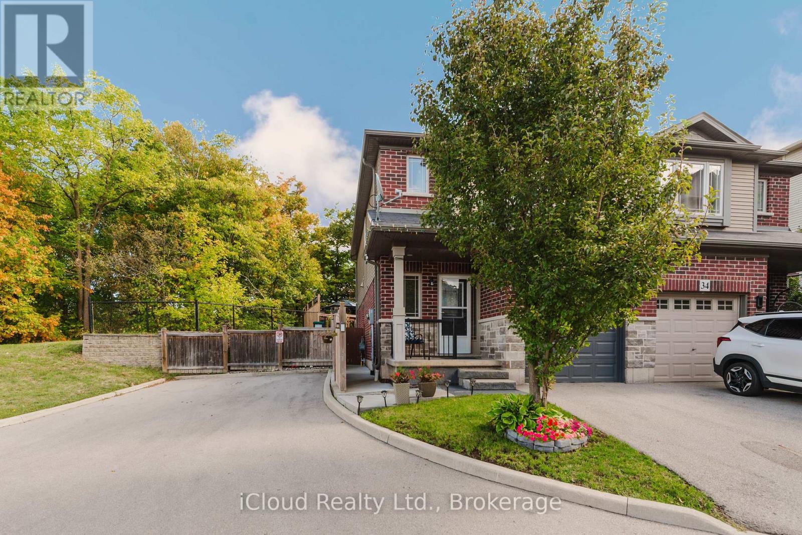 32 Rolling Lane, Hamilton (Gershome), Ontario  L8K 0A1 - Photo 2 - X12438786
