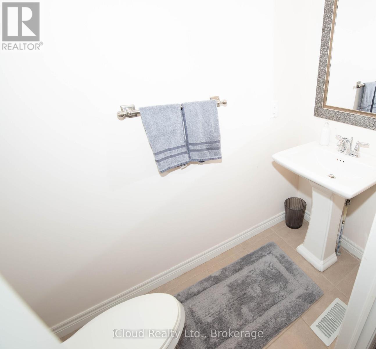 32 Rolling Lane, Hamilton (Gershome), Ontario  L8K 0A1 - Photo 4 - X12438786