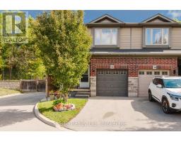 32 ROLLING LANE, Hamilton, Ontario