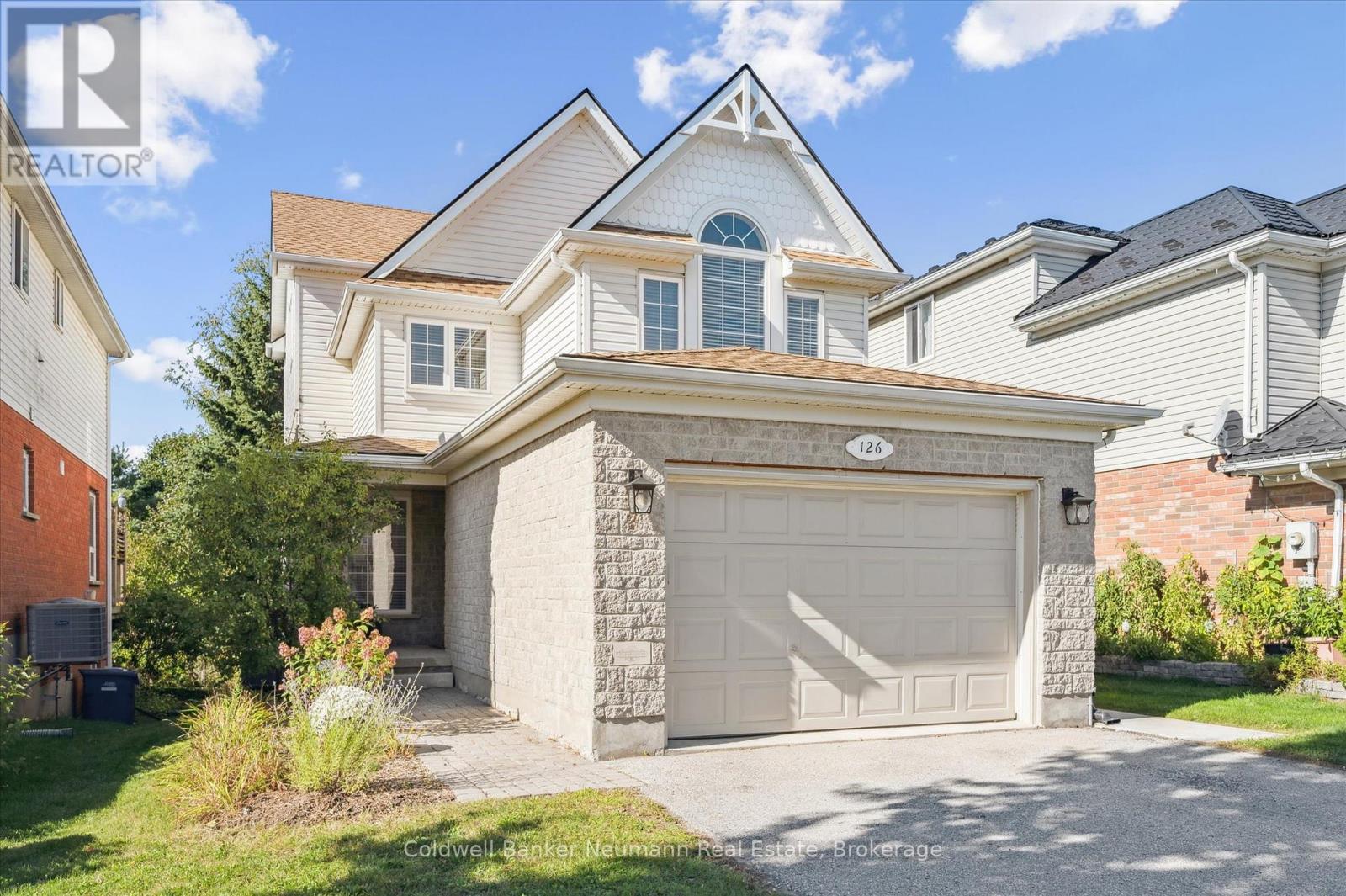 126 FARLEY DRIVE, Guelph, Ontario