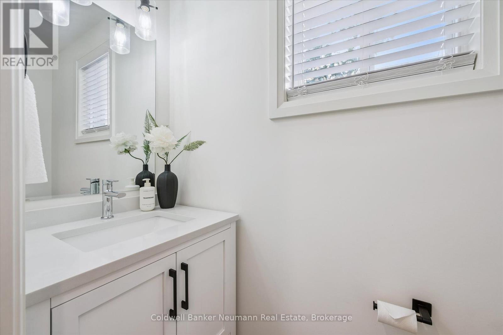 126 Farley Drive, Guelph, Ontario  N1L 1M3 - Photo 11 - X12438805