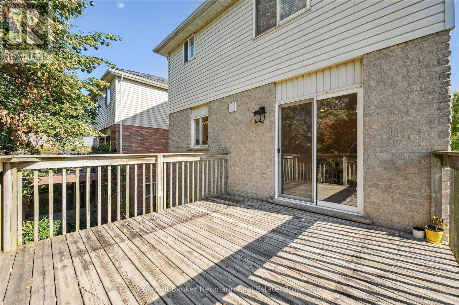 126 Farley Drive, Guelph, Ontario  N1L 1M3 - Photo 37 - X12438805