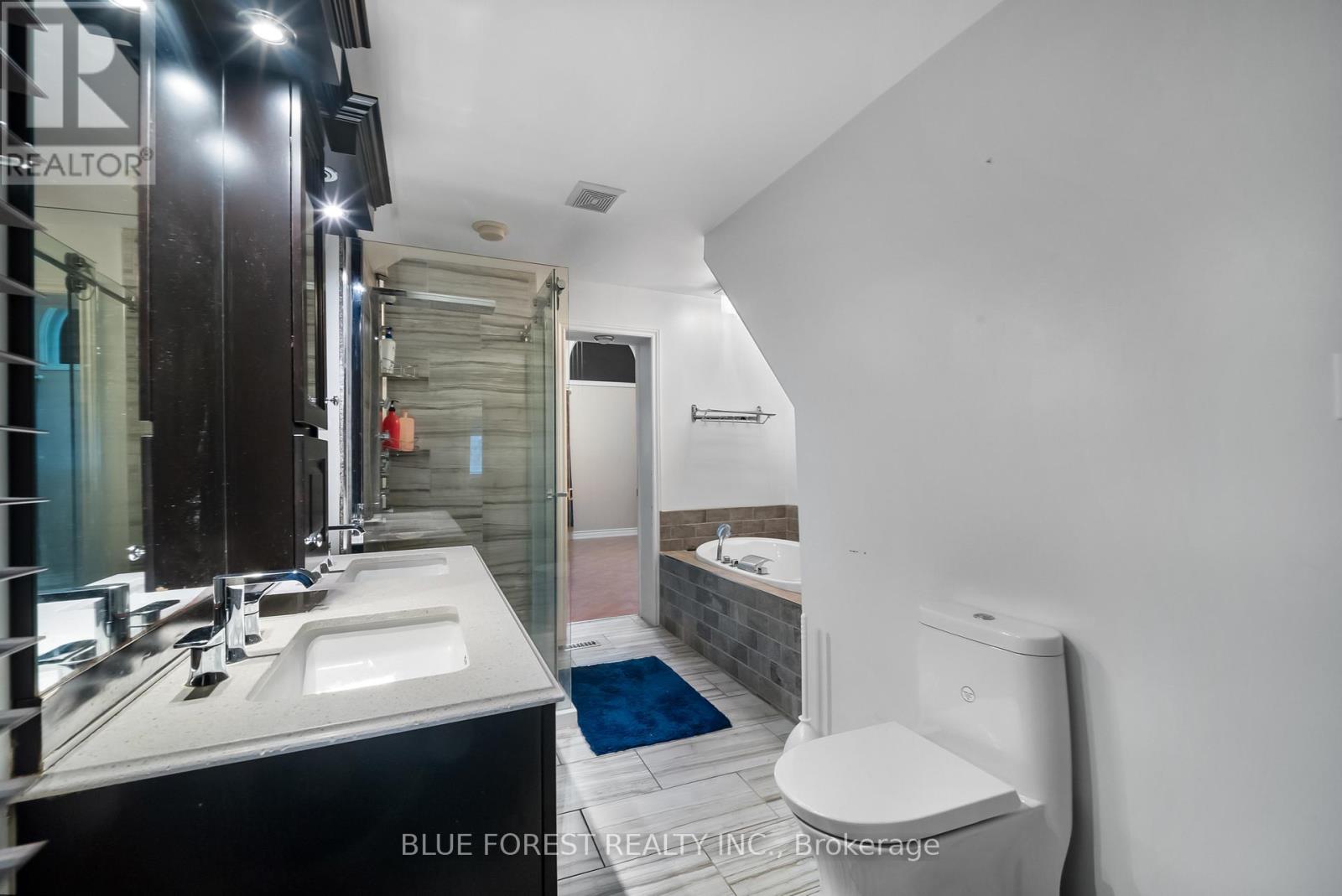 246 Grey Street, London East, Ontario  N6B 1G5 - Photo 18 - X12438827