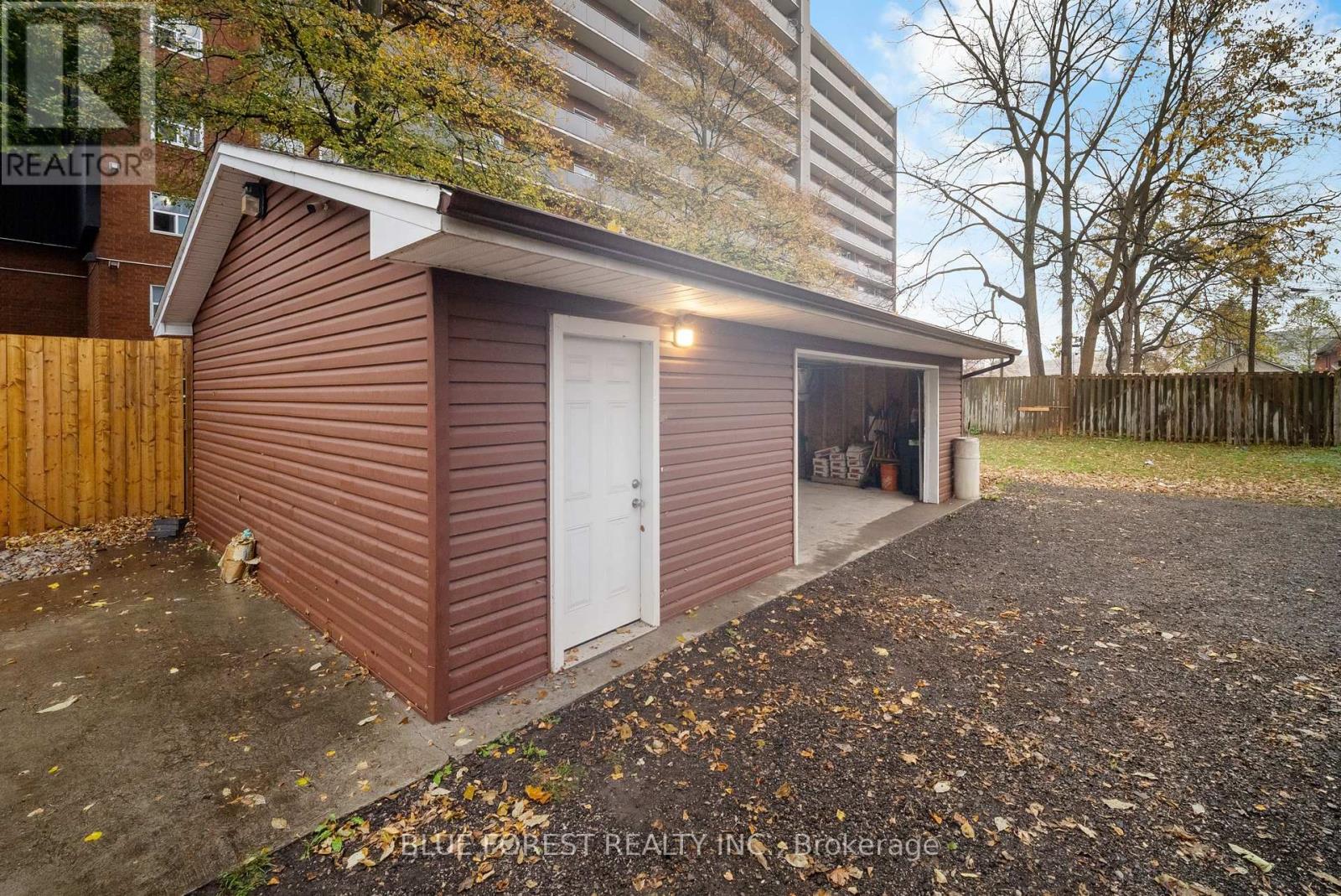 246 Grey Street, London East, Ontario  N6B 1G5 - Photo 35 - X12438827