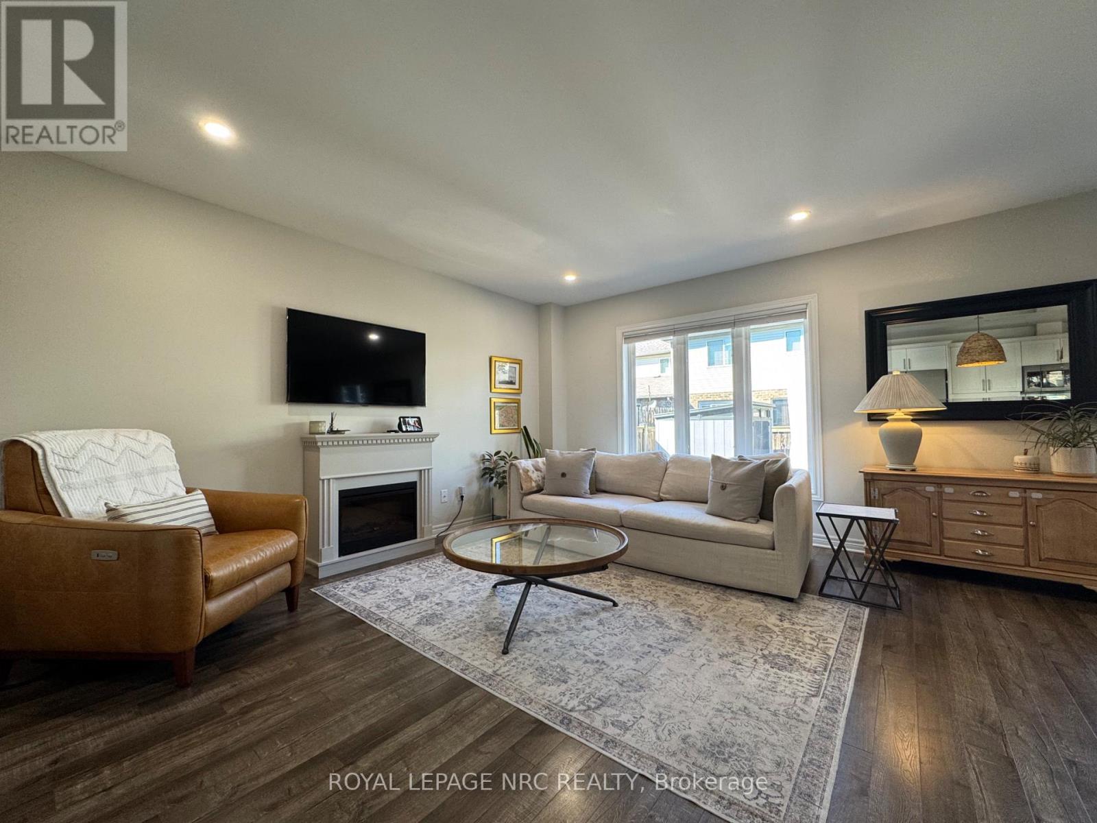 11 Violet Street, St. Catharines, Ontario  L2S 2X1 - Photo 10 - X12437573