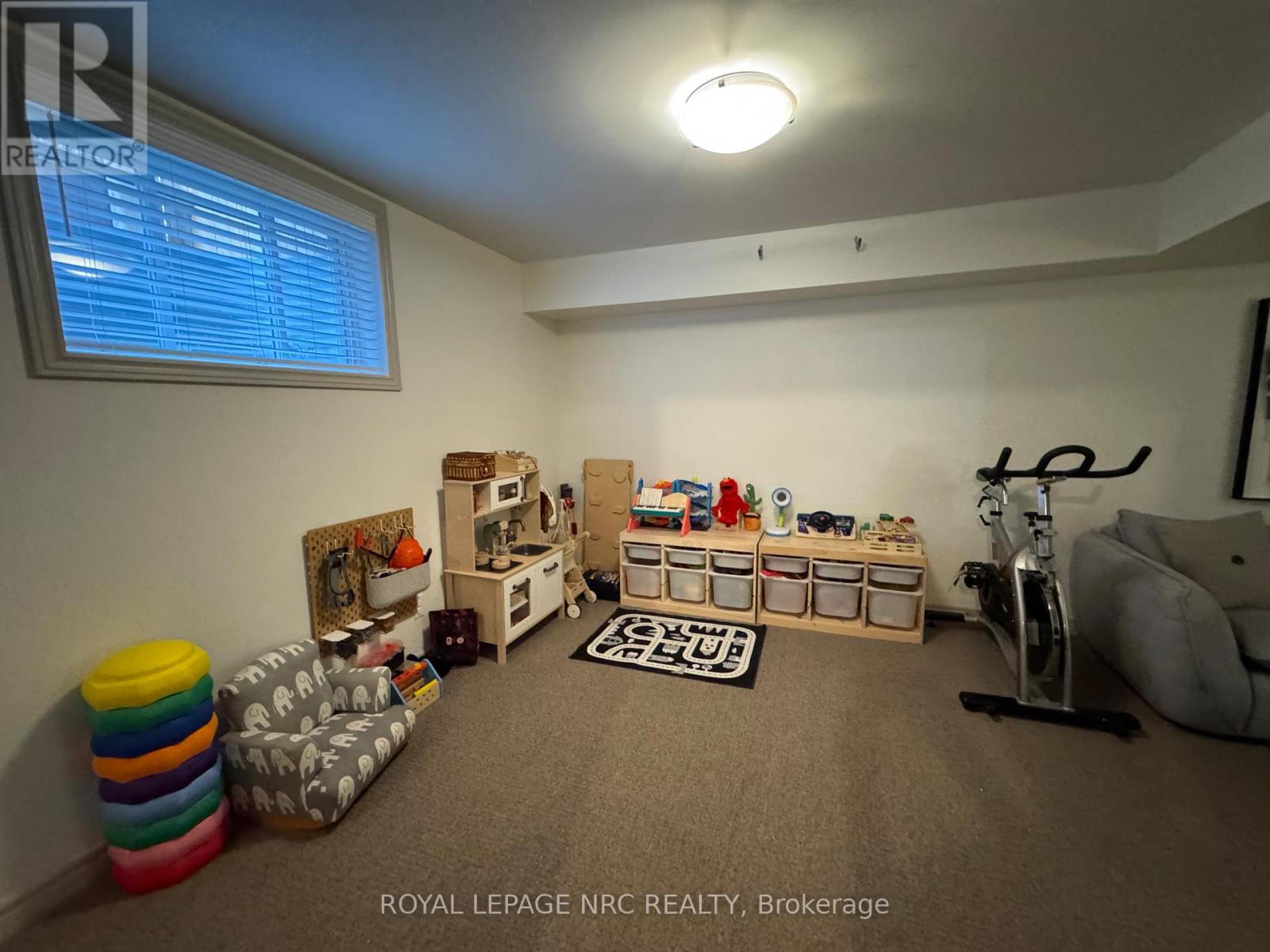 11 Violet Street, St. Catharines, Ontario  L2S 2X1 - Photo 27 - X12437573
