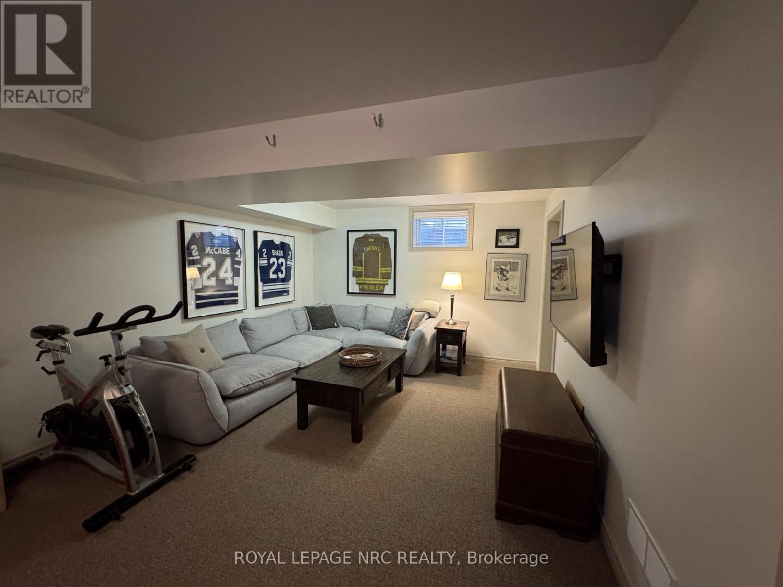 11 Violet Street, St. Catharines, Ontario  L2S 2X1 - Photo 24 - X12437573