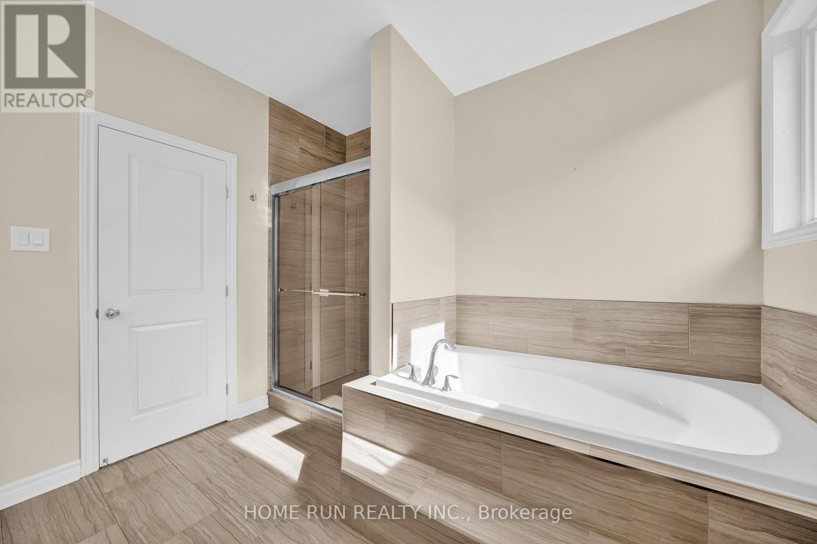 170 Escarpment Crescent, Ottawa, Ontario  K2T 0L7 - Photo 36 - X12438841