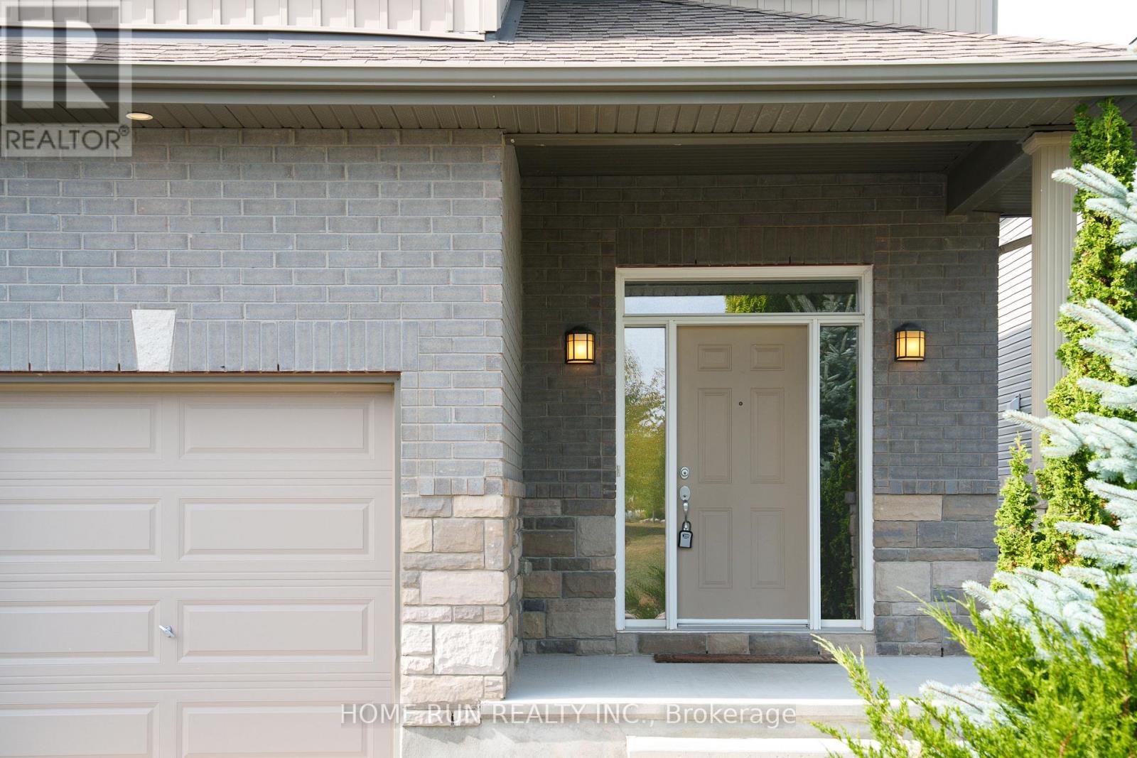 170 Escarpment Crescent, Ottawa, Ontario  K2T 0L7 - Photo 7 - X12438841