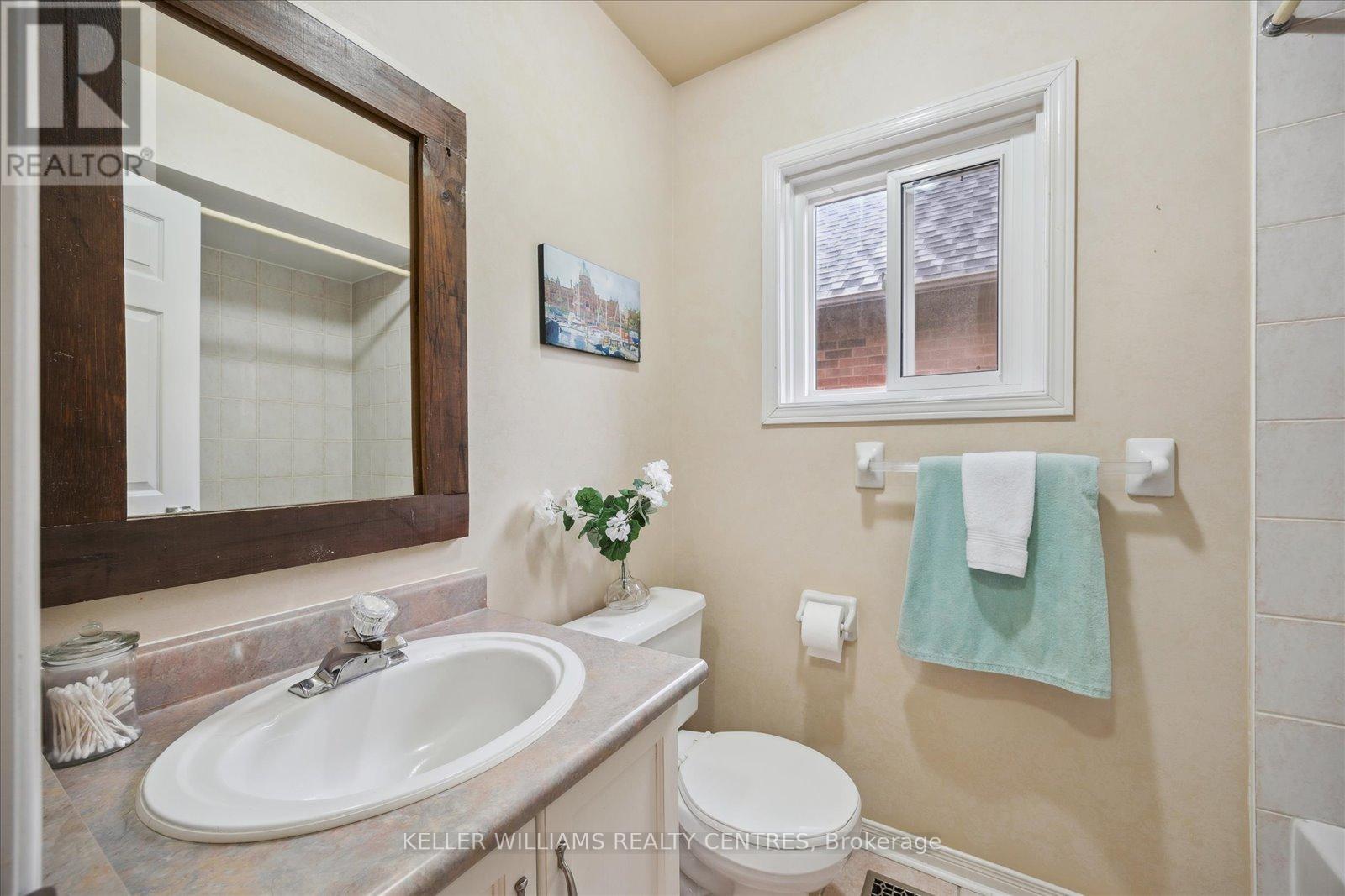 11 Snedden Avenue, Aurora, Ontario  L4G 7J6 - Photo 22 - N12437697