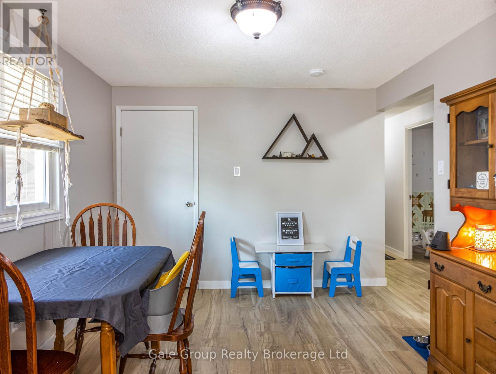 19 Greendale Crescent, Kitchener, Ontario  N2A 2R5 - Photo 9 - X12412490