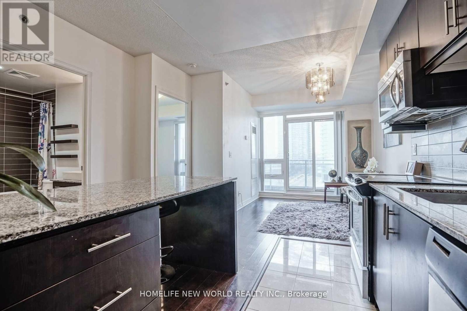 802 - 2756 Old Leslie Street, Toronto, Ontario  M2K 0E2 - Photo 2 - C12438810
