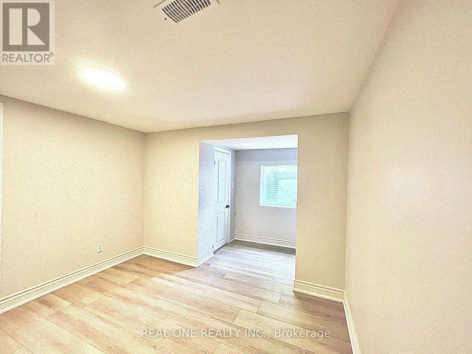 Unknown Address, ,     - Photo 5 - C12438838