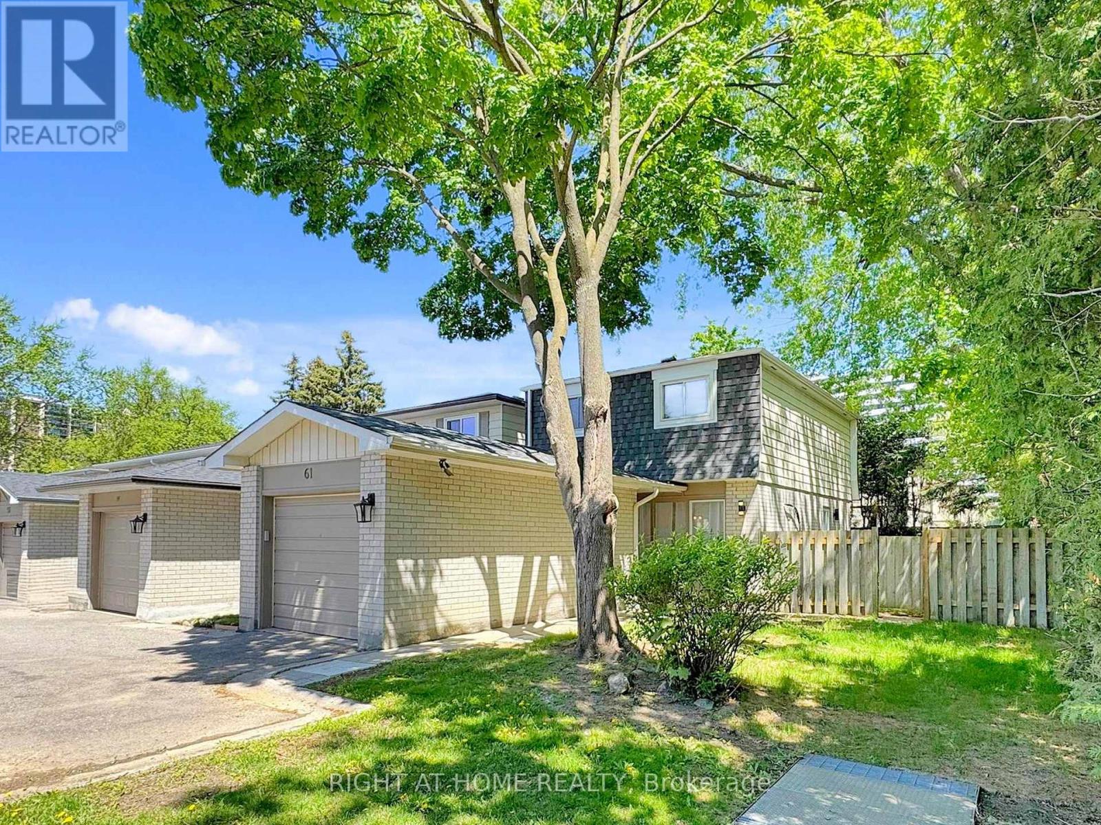 61 Plum Tree Way, Toronto, Ontario  M2R 3J1 - Photo 2 - C12438842