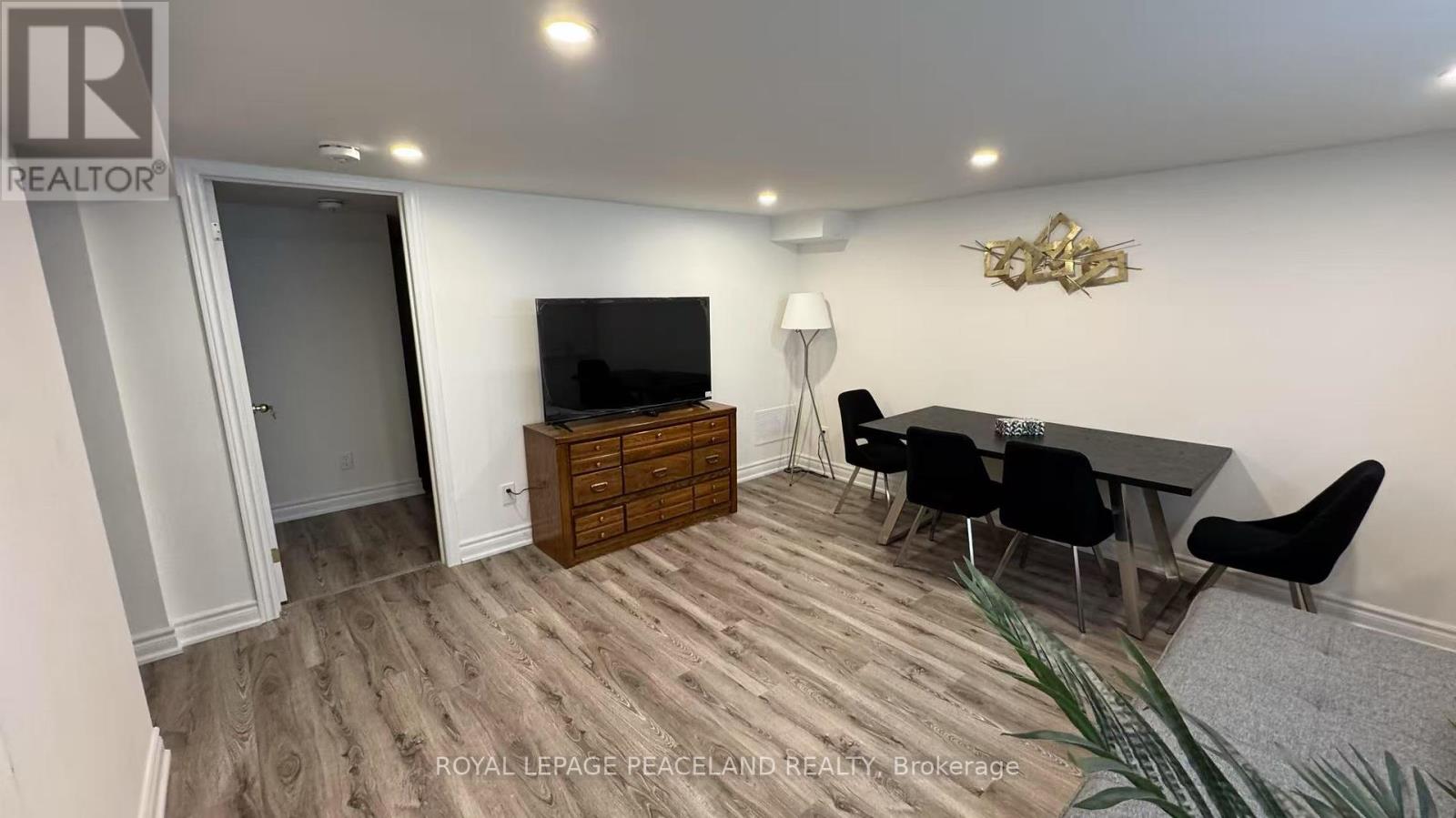 Lower - 60 Paperbirch Drive, Toronto, Ontario  M3C 2E7 - Photo 4 - C12438855