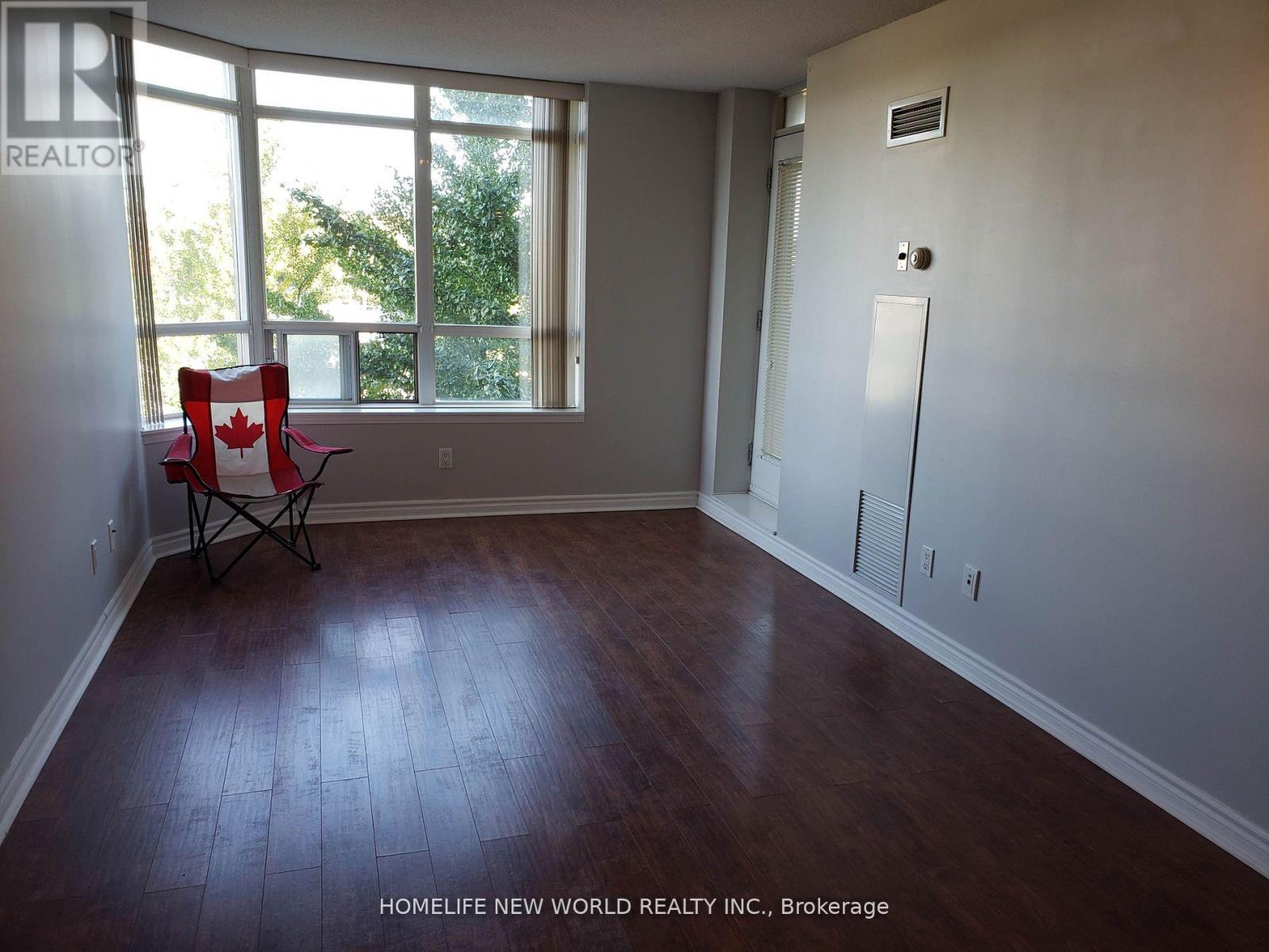 301 - 130 Pond Drive, Markham, Ontario  L3T 7W5 - Photo 12 - N12438821