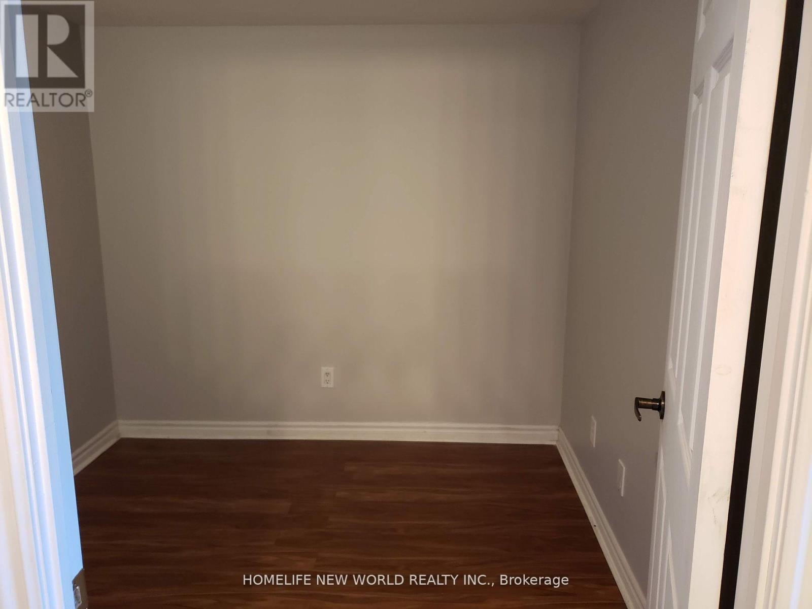 301 - 130 Pond Drive, Markham, Ontario  L3T 7W5 - Photo 14 - N12438821