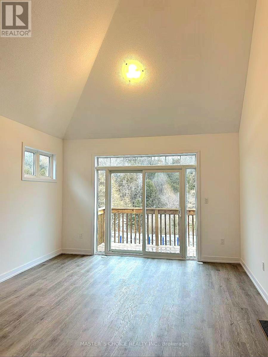 92 Lyall Stokes Circle, East Gwillimbury, Ontario  L0G 1M0 - Photo 5 - N12438847