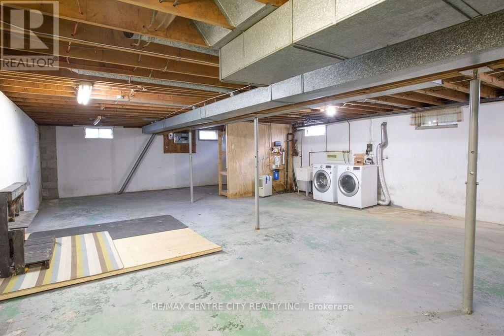 5604 Dundas Street, Thames Centre, Ontario  N0L 1G4 - Photo 23 - X12403933