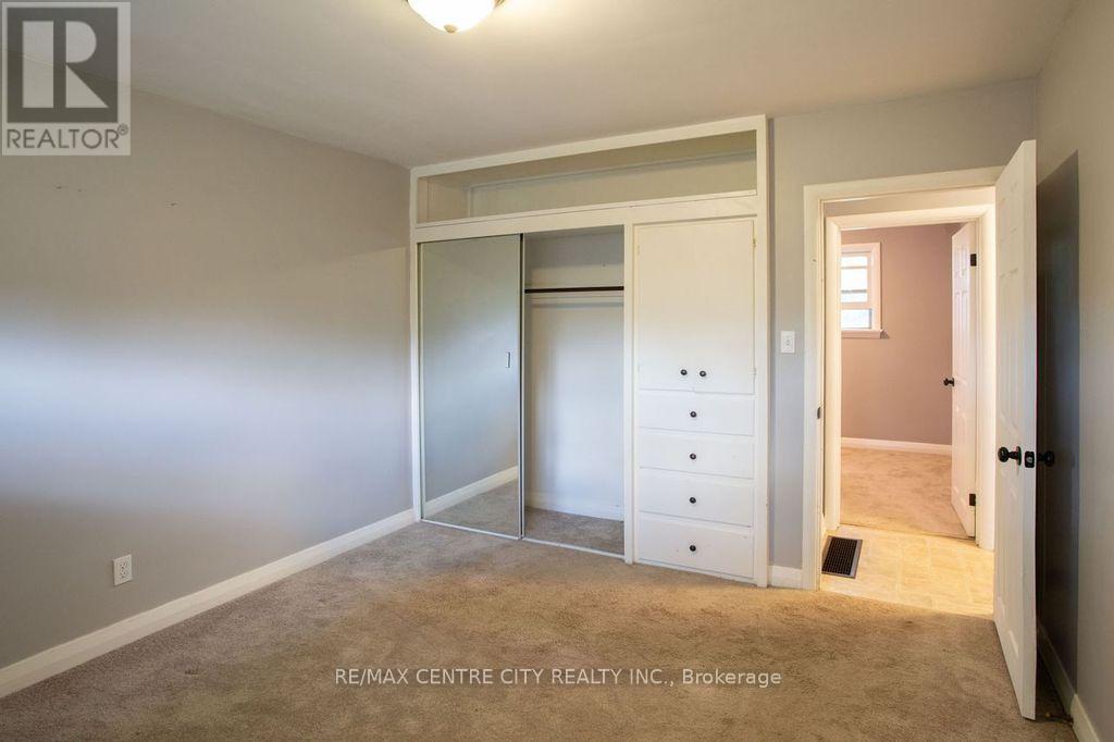 5604 Dundas Street, Thames Centre, Ontario  N0L 1G4 - Photo 19 - X12403933
