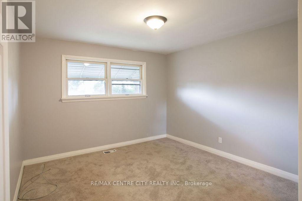 5604 Dundas Street, Thames Centre, Ontario  N0L 1G4 - Photo 18 - X12403933