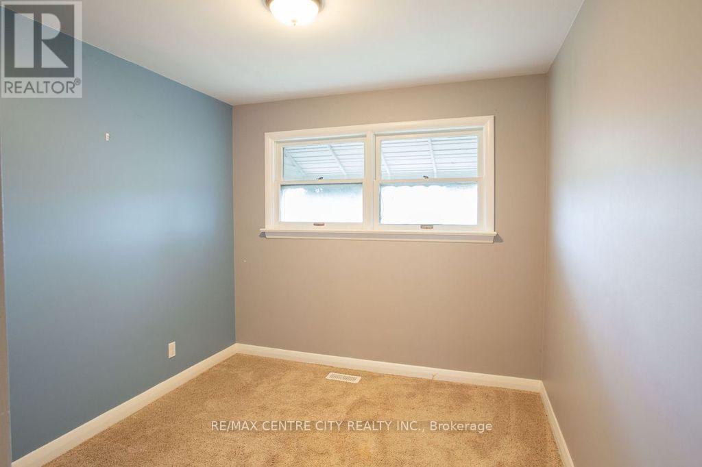 5604 Dundas Street, Thames Centre, Ontario  N0L 1G4 - Photo 20 - X12403933