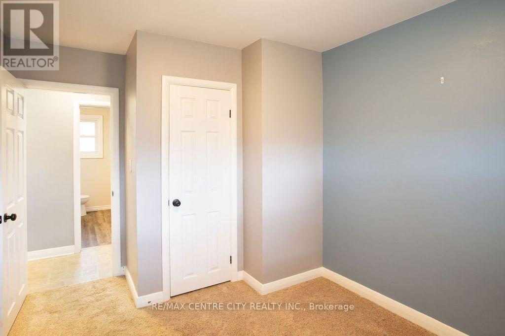 5604 Dundas Street, Thames Centre, Ontario  N0L 1G4 - Photo 21 - X12403933