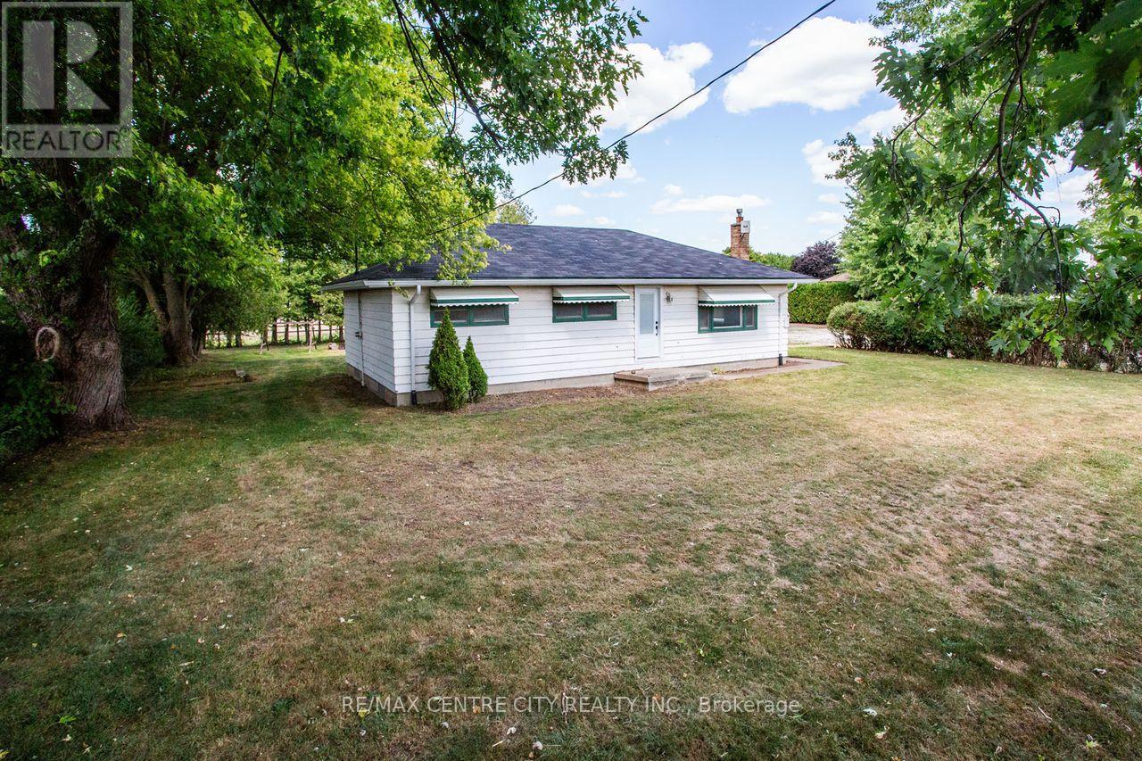 5604 Dundas Street, Thames Centre, Ontario  N0L 1G4 - Photo 2 - X12403933
