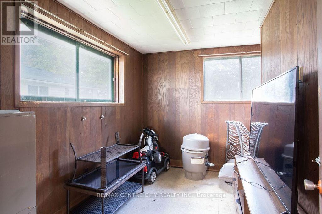 5604 Dundas Street, Thames Centre, Ontario  N0L 1G4 - Photo 28 - X12403933