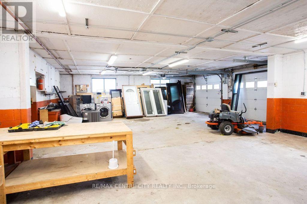 5604 Dundas Street, Thames Centre, Ontario  N0L 1G4 - Photo 30 - X12403933